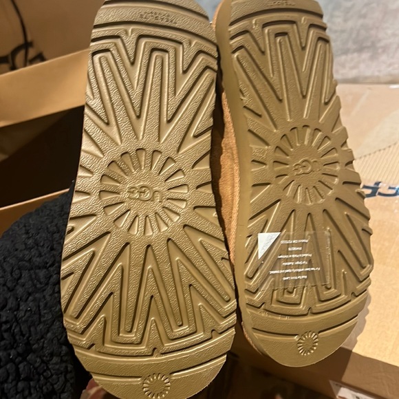 New without box Ugg Tasman chestnut size 6 - Picture 2 of 2